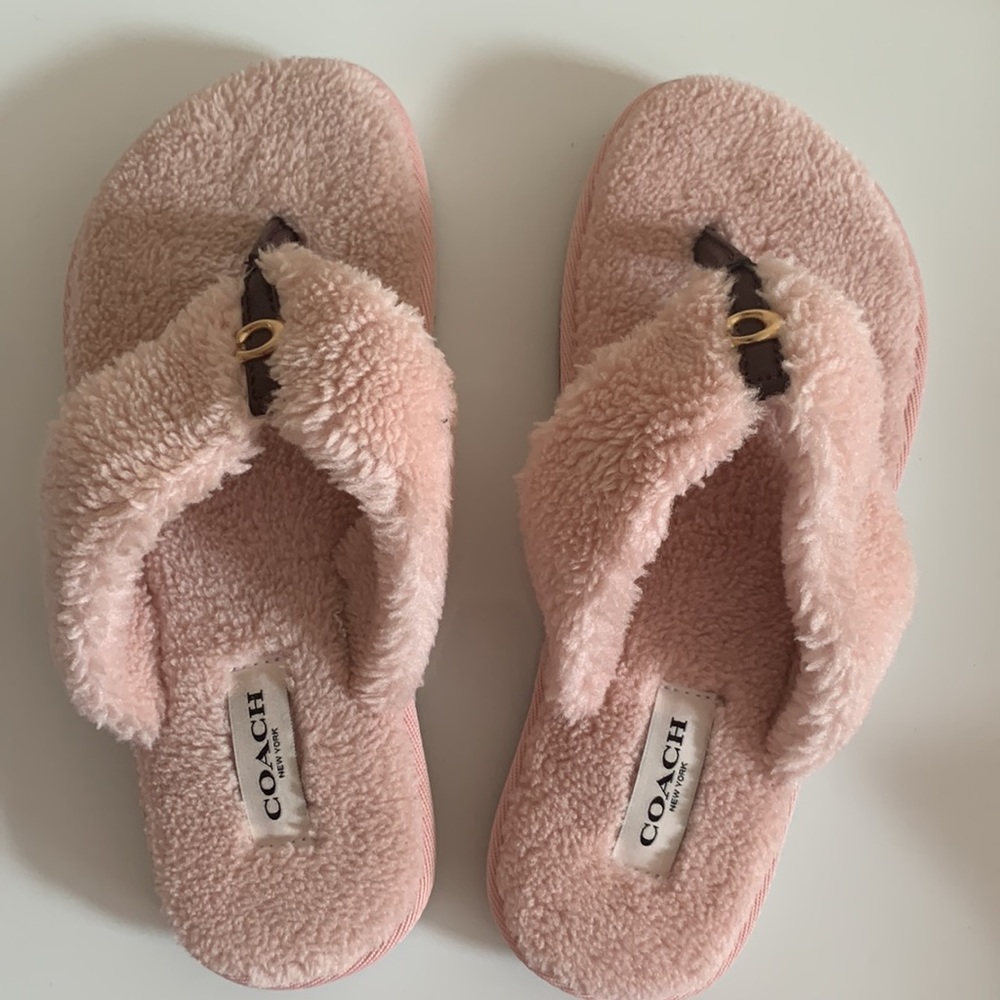 NWT! Coach Hampton Flip-flop/ slippers in pink.